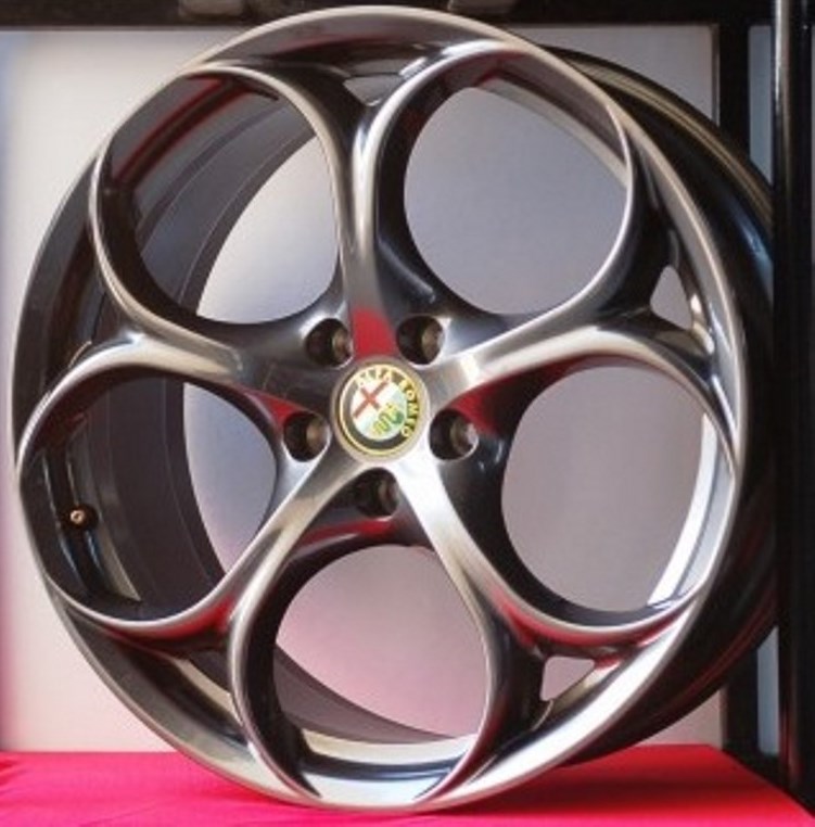 MOPAR Store Cerchio in lega 8J x 18'' anteriori per Alfa Romeo Giulia